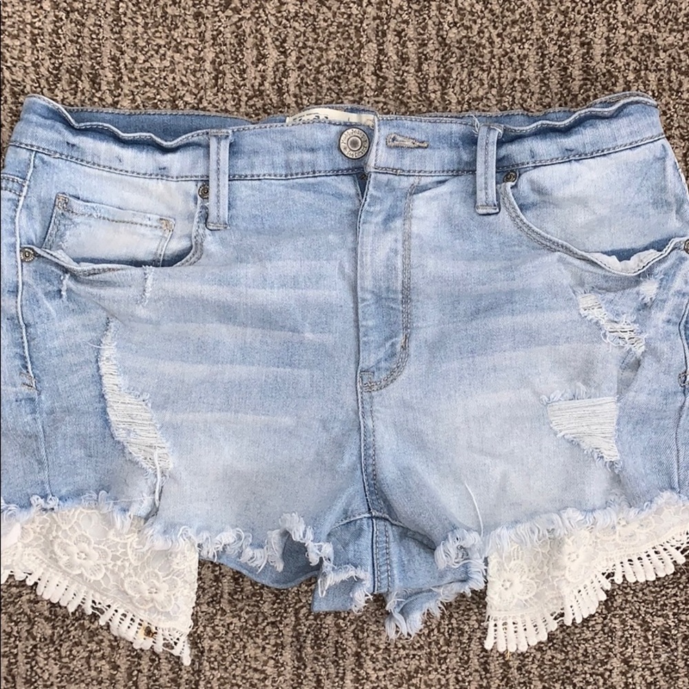Mudd High Rise Distressed Shorties size 13 - Picture 3 of 4